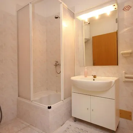 Vis 2470a Apartment Vis